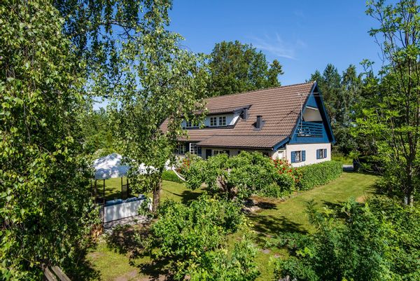 Cosy villa with large garden in a quiet neighbourhood