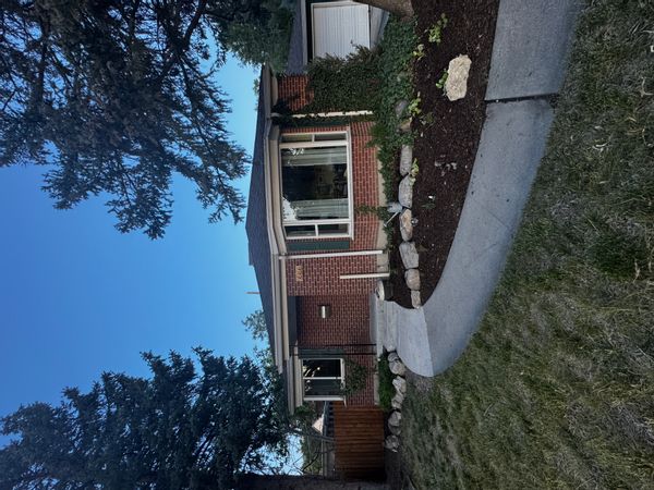 Charming mid-century bungalow close to the heart of the city and surrounding natural wonders of Utah