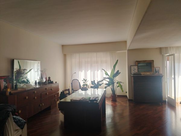 Gloria's private room
