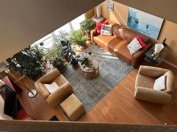 Bel appartement baigné de verdure au pied du stade olympique de Montréal à 5mn du métro Pie IX.