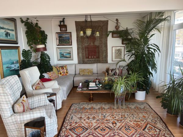 Faisal's house has an incredible seaview .all rooms look to the Bosphorus . It is designers’ home