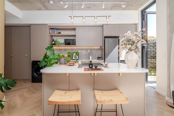 Designer Apt in the centre of Sea Point with 2x private patios and rooftop pool and BBQ area