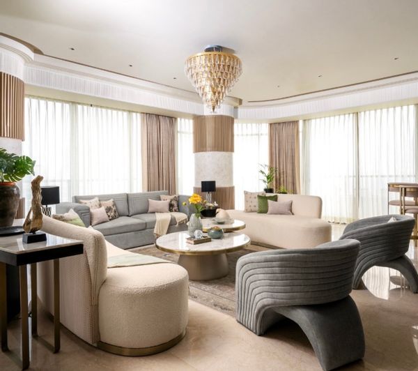 Yugantar s Haus