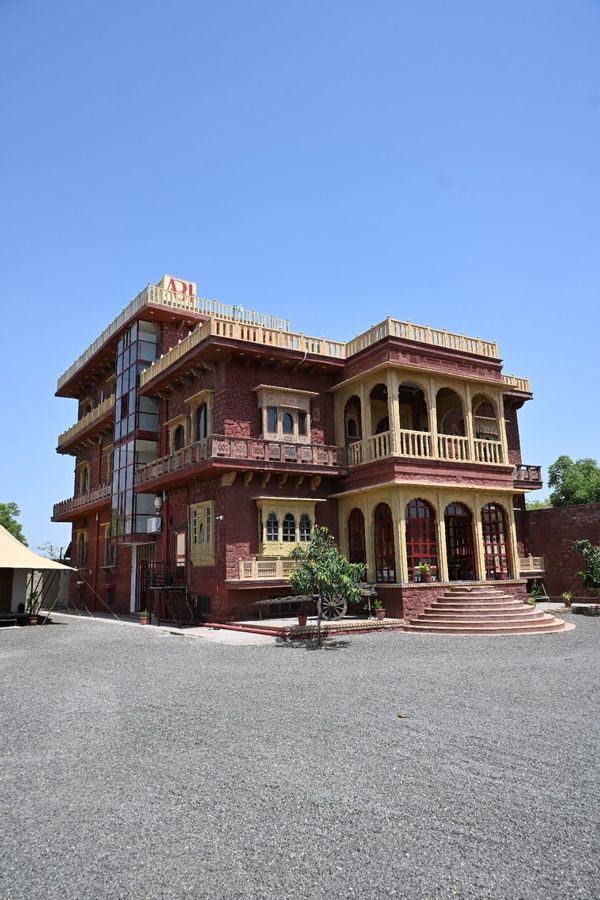 Dineshs hus