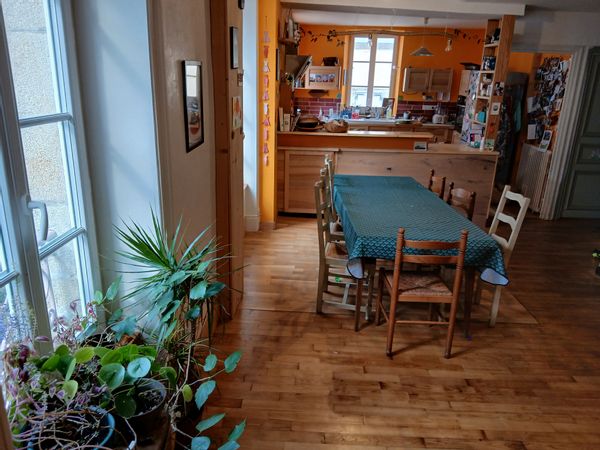 Maison individuelle dans un quartier calme à 50 m du vieux port de pêche.