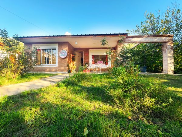 Juanpa, Yani y Guacís hus