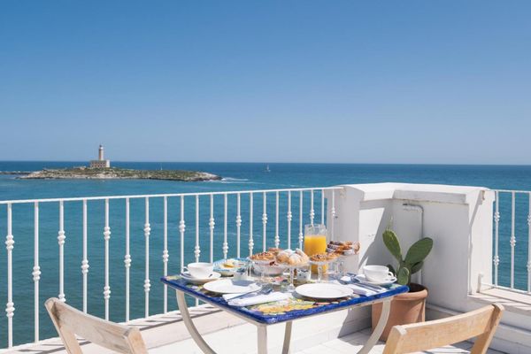 Casa indipendente nel centro storico di Vieste con magnifico terrazzo sulla baia di Marina Piccola