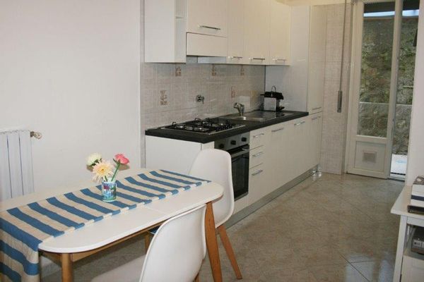 Casa di Lara. Grazioso appartamento in centro, con vivibile spazio esterno. Posizione strategica