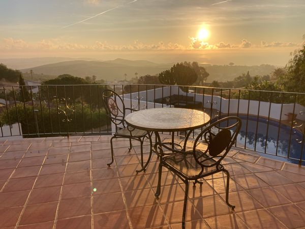Detached Spanish-style villa with swimming pool, large garden, private parking and IBIZA (sea)view!