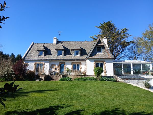 Grande maison en Sud Bretagne avec piscine chauffée