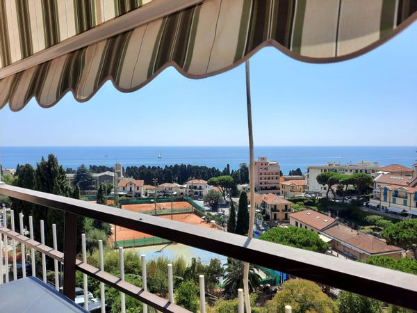 Casa di MARILENA Appartamento a SANREMO vista mare.