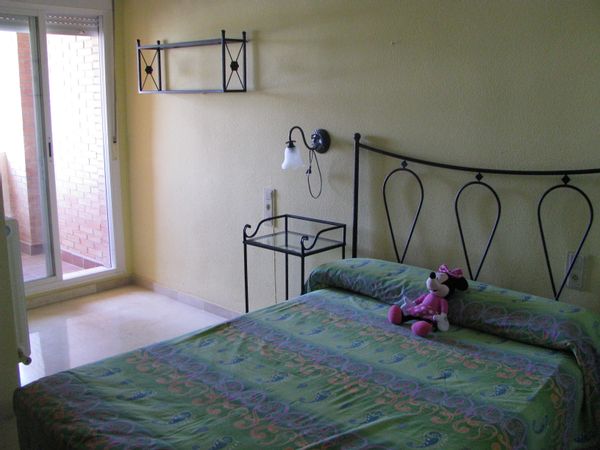 Bright flat in Granada.