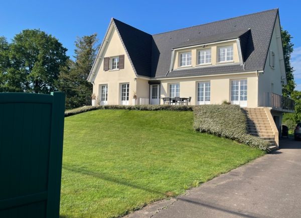 Charme et sérénité en Bourgogne – maison lumineuse avec grand jardin