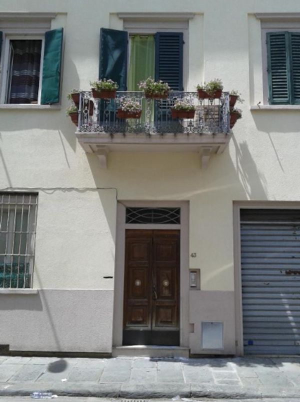 Quite / Cozy flat near central station and cathedral - linked to a.port by public transport.