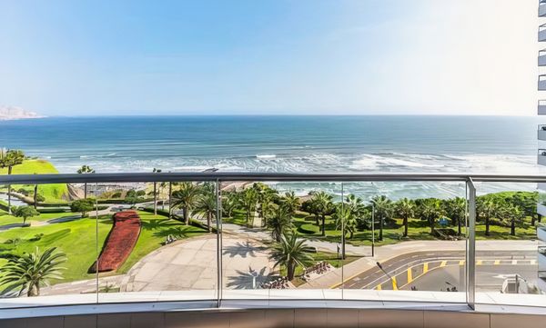 Miraflores’s ocean view