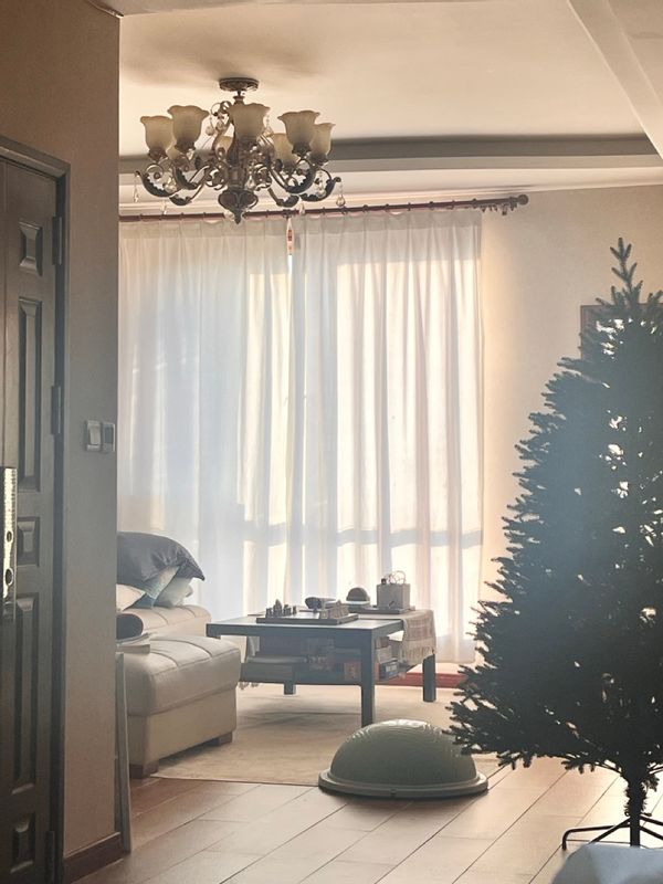 Ezria's house