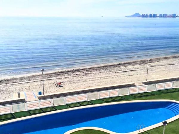 Tu refugio entre dos mares: Mar Menor y Mediterráneo.