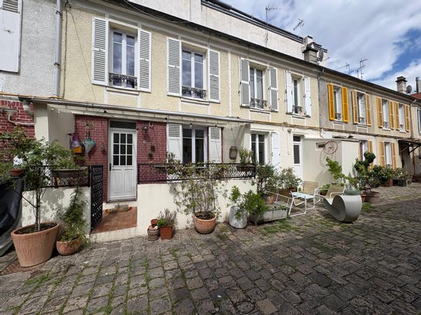 Chloé's house
