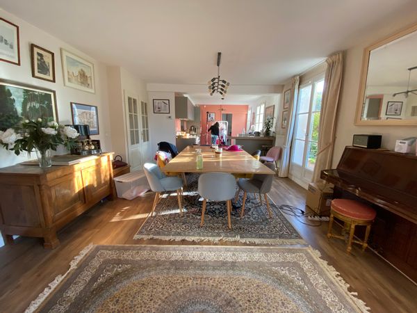 Claire's house