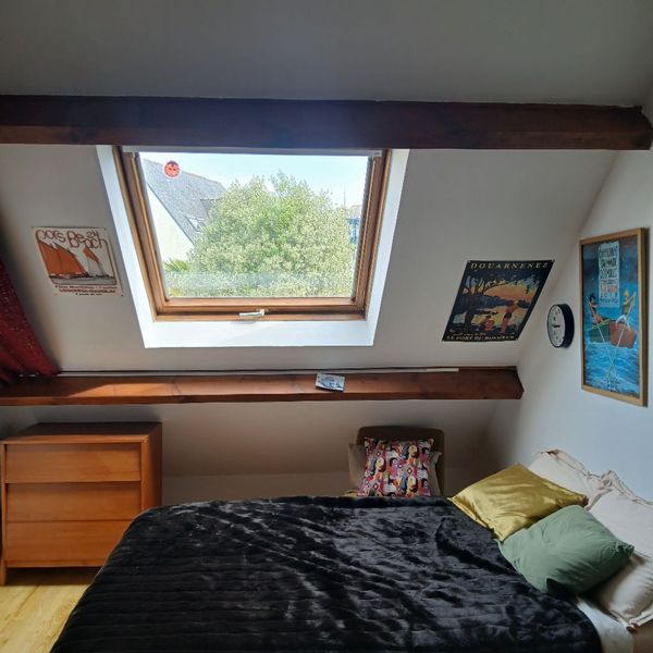 Chambre et bureau au calme, vue sur le jardin, à deux pas de la Baie de Douarnenez.