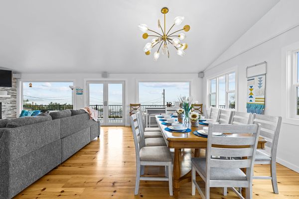 Perfect island getaway! Sweeping water and mountain views, offering a serene, out-of-city experience