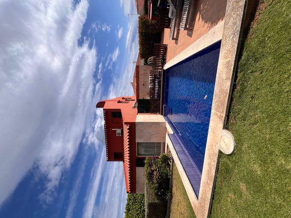 Eli y  Juanpas hus