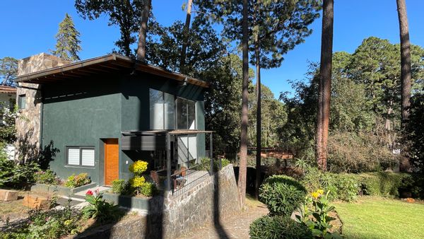 Jacques's house is a guest-bungalow in the forest of Avándaro.