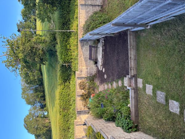 Lovely house on the outskirts of historic Bath, with countryside views facing the Cotswold Way.