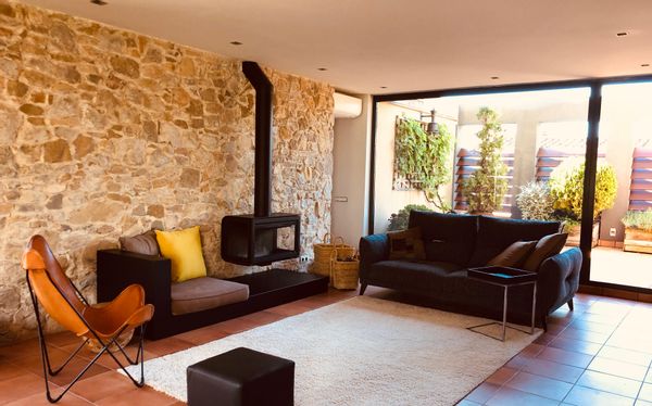Nuria's house is a magnific renewed  house in the heart of l'Emporda in la Costa Brava.