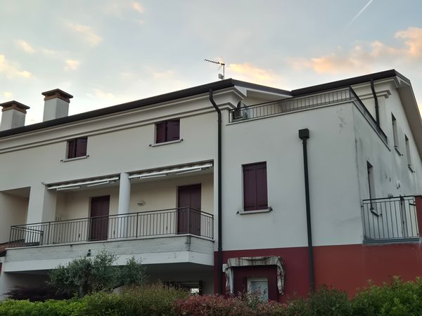 Manola's house