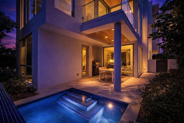 Tropical oasis with private path to the beach