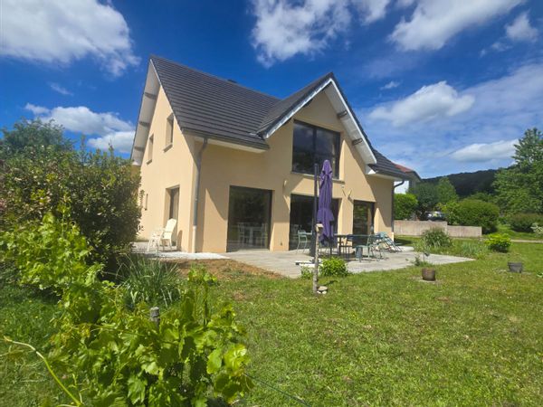 nicolas's house