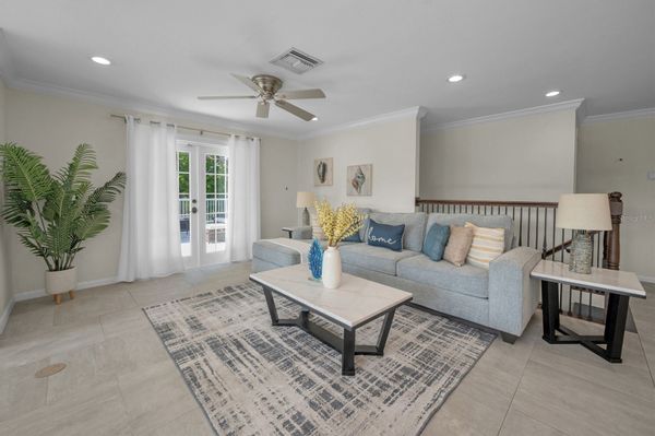 Sunny waterfront home in paradise! Kayaks, paddleboard, bikes with easy access to Old Florida Charm!