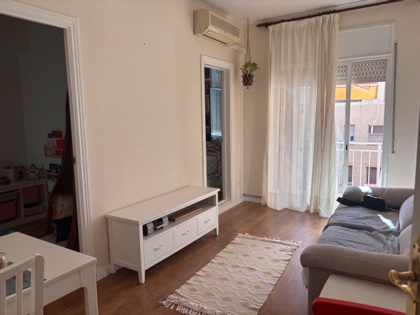 Piso con 3 dormitorios en el Guinardó, Barcelona. Espacios verdes, ideal para famílias con niños.