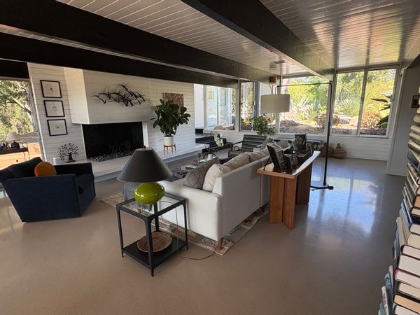 Gorgeous MCM post and beam with sweeping views of the Topa Topa Mountains.