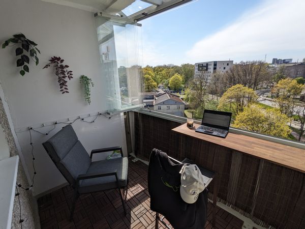 Super bright top-floor flat with private sauna