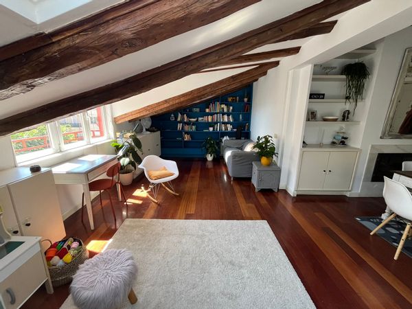 Sunlit and cosy 2-bedroom apartment in Chamberi, steps from Madrid's best cafés and markets