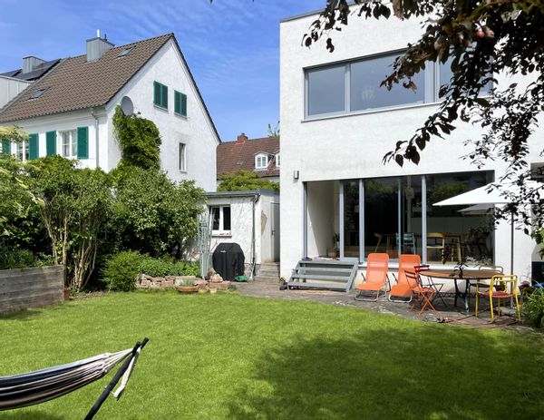Schönes Familienhaus in bester Lage in Karlsruhe am Rande des Schwarzwalds