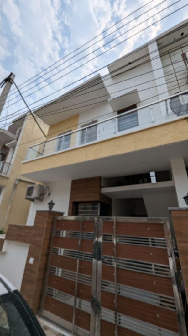 Casa di Omkrit