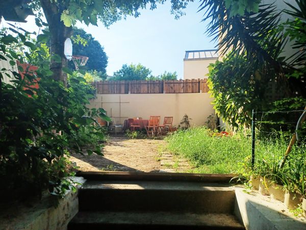 Appartement en rdc avec jardin privatif. Calme et proche du centre ville de Montpellier.