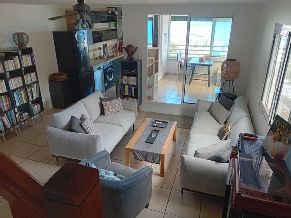 Appartement 2 chambres avec vue sur mer et le port de St Gilles