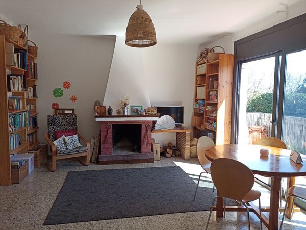 Bright flat in a quiet and convenient area.
