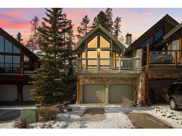 Beautiful Duplex in Sunny side Canmore
