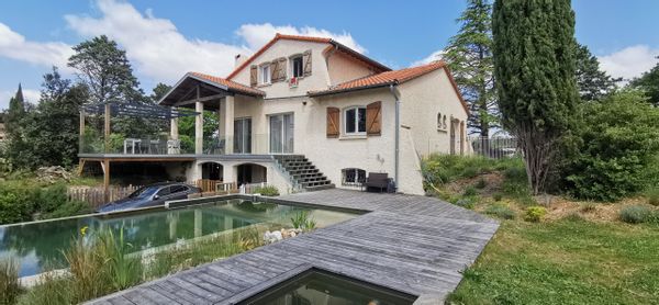 Kathrin and Stéphane's house, city and nature
