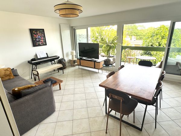 Jon's house