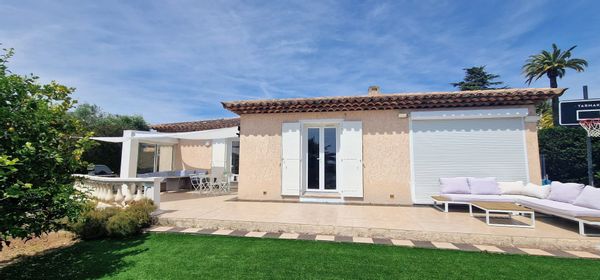 Aurelie's house