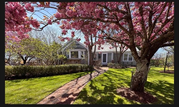 Pond-front home in beautiful Madaket. Family friendly neighborhood with beautiful deck.