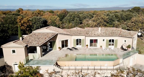 Maison de charme en Drôme provençale avec vue panoramique sur les montagnes!