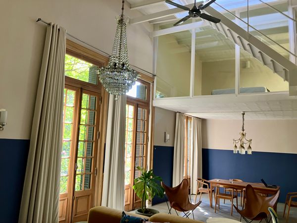 Loft in historischem Stadthaus mitten in Buenos Aires, mit privater Dachterrasse; Park in der Nähe.