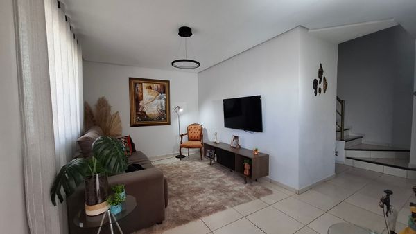 Elina e Lucas Pinheiros hus